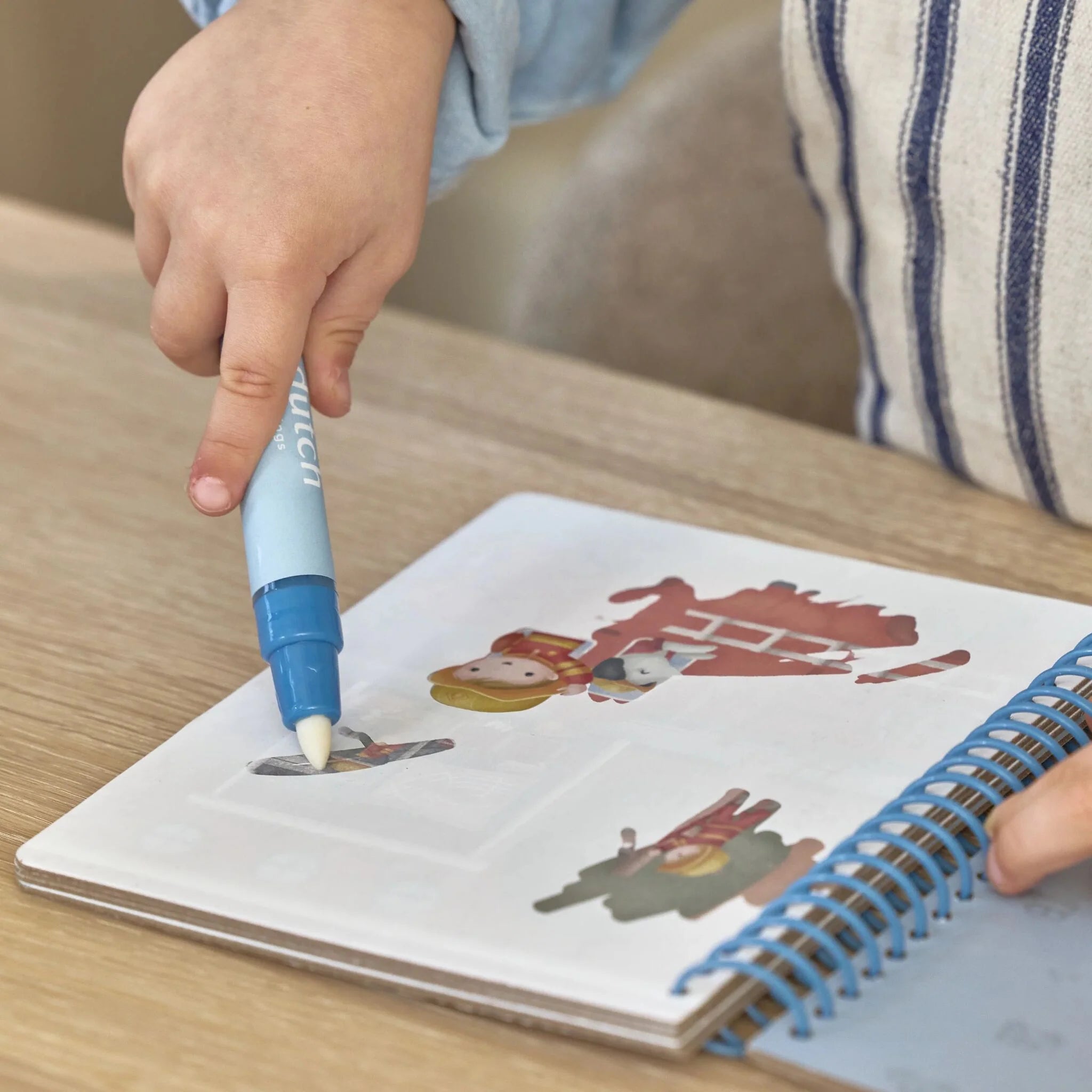 Libro mágico de agua