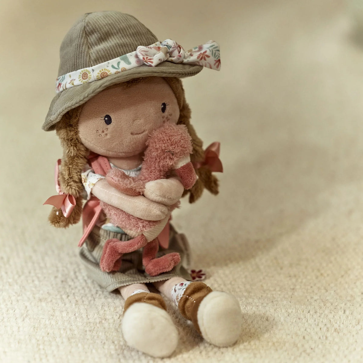 Muñeca blandita Rosa la exploradora