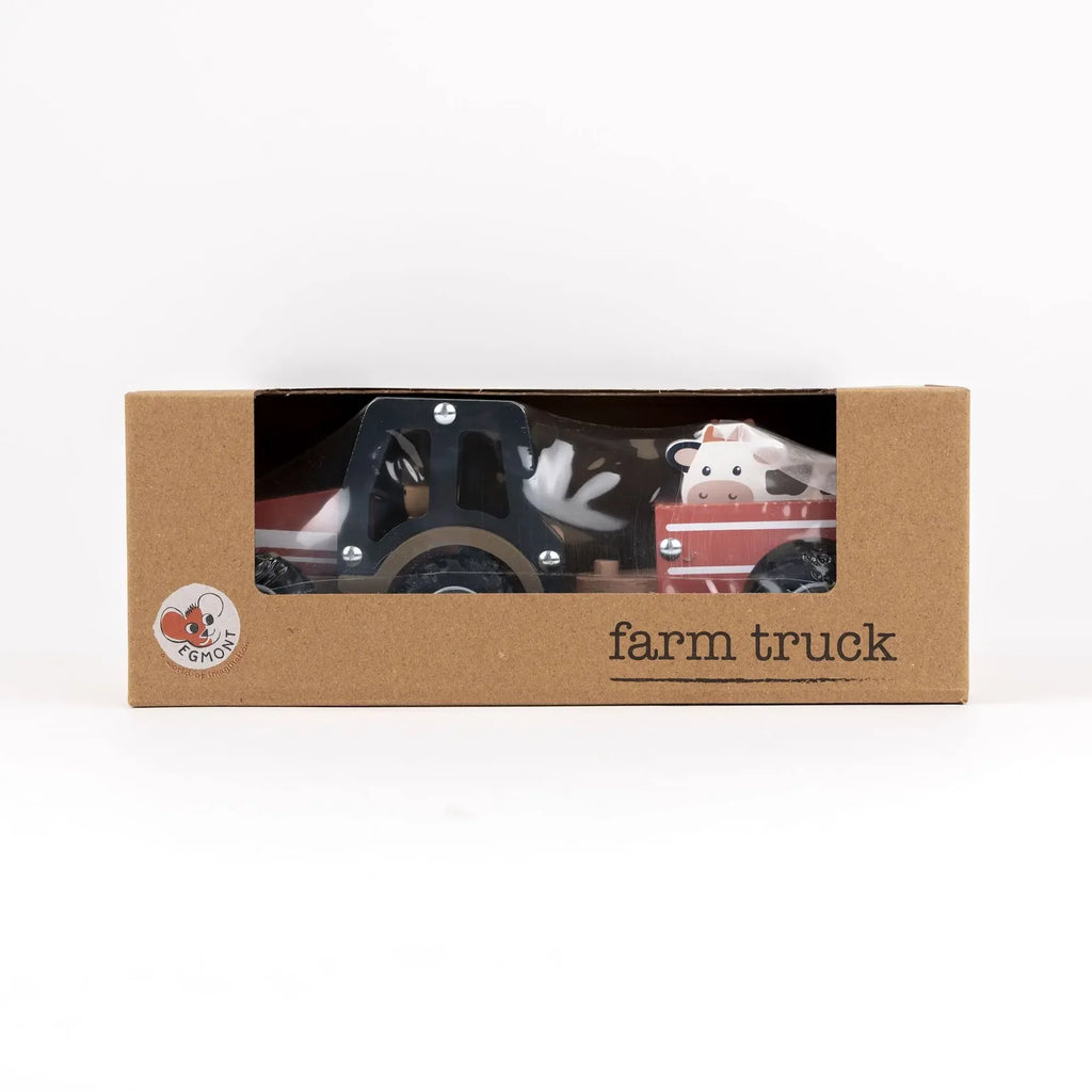 Tractor con remolque de madera