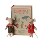 Ratones gemelos navideños en libro