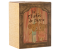 Ratones en estudio de danza, hermanos pequeños