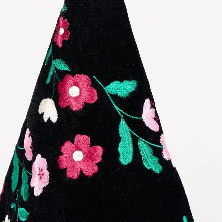 Bruja Velvet bordado